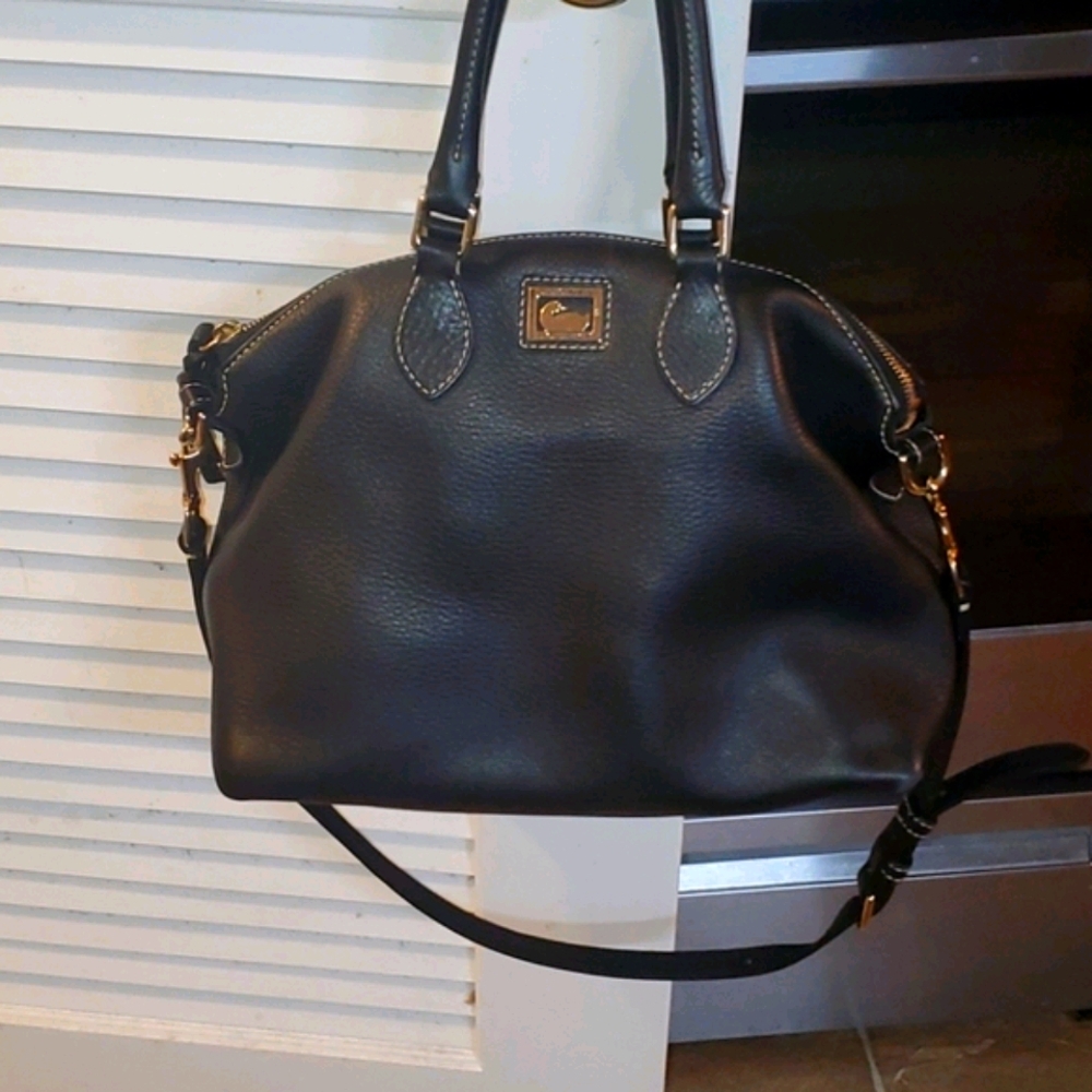 Dooney &Bourke|| Black leather bag